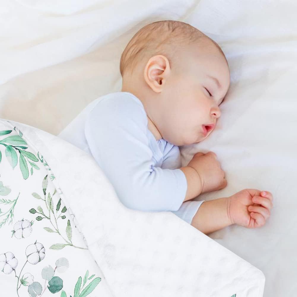 Couverture bébé polaire avec motif floral vert, moelleuse et réconfortante pour le bien-être de bébé