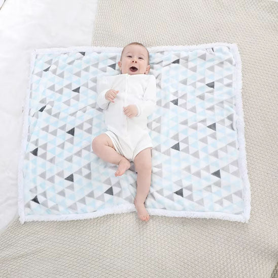couverture-bébé-ultra-pratique-facile-a-transporter
