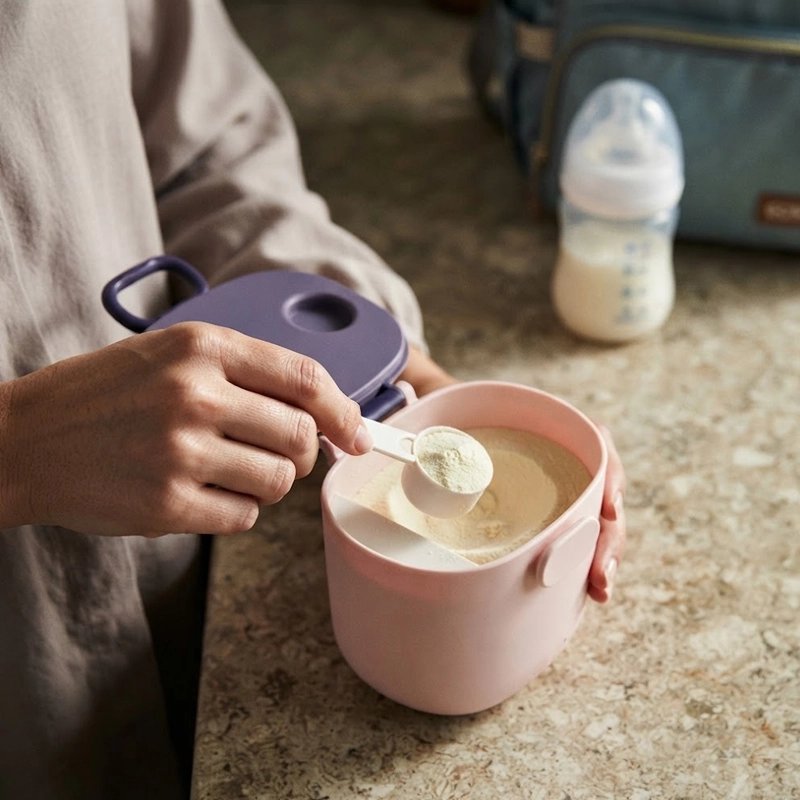 Boite doseuse lait avec plusieurs compartiments pour faciliter la préparation