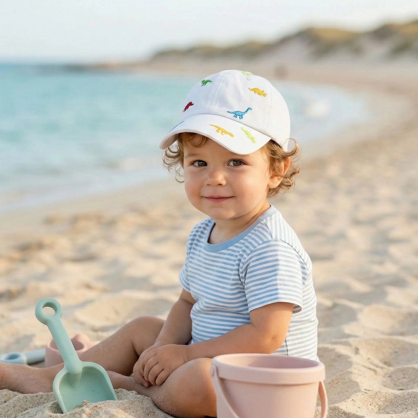 Casquette bebe blanche confortable et pratique protection soleil bébé