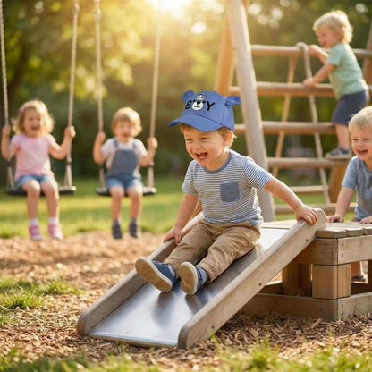 Casquette pour bebe garçon parfaite pour jouer au toboggan