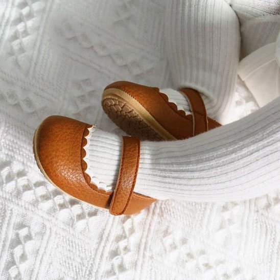 Chaussure bebe fille en cuir marron très chic