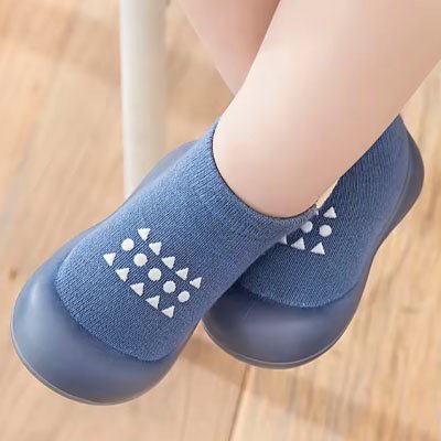 Chaussure bébé souple et flexible offrant un confort optimal pour marcher
