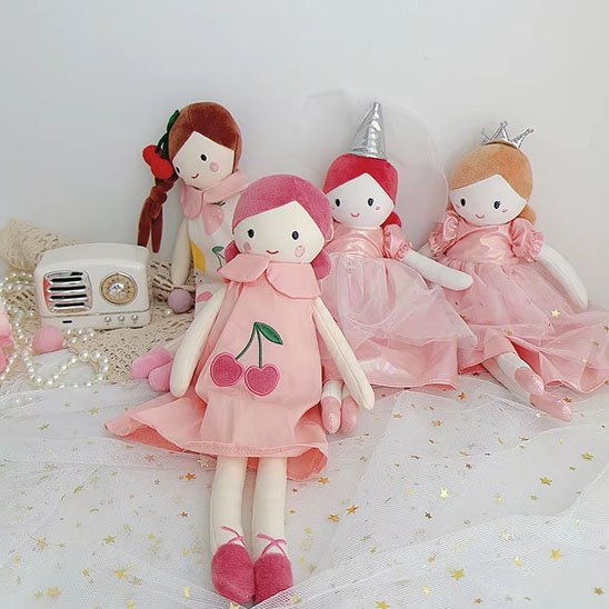 Doudou bébé fille disponible en plusieurs poupées différentes