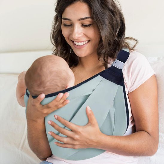 Echarpe de portage pour bébé, moment de joie et câlins entre bébé et maman, confort et proximité