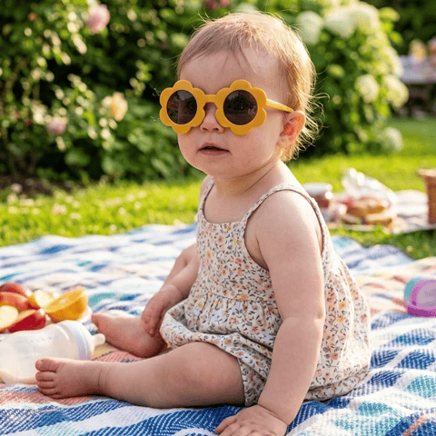 Lunette de soleil bébé avec monture fleur au style adorable et protection UV400