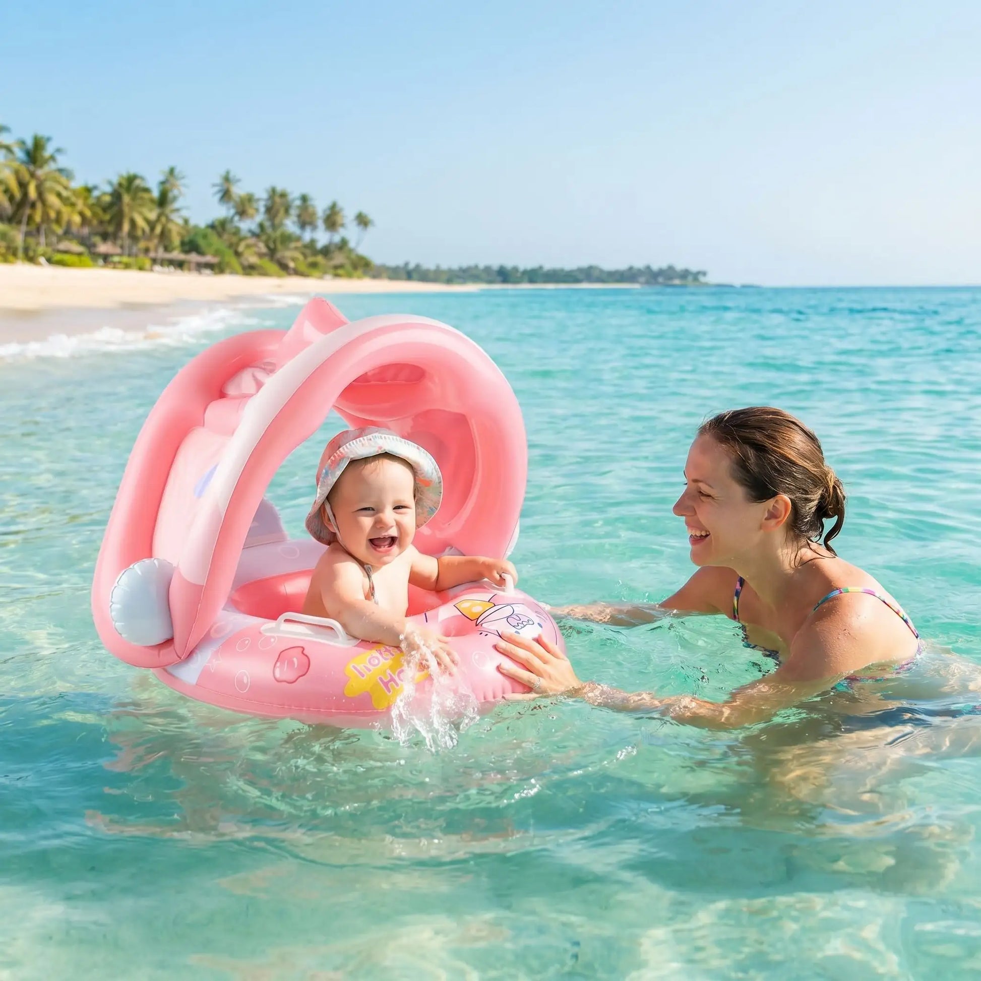 Maman et bébé profitant d'une journée ensoleillée avec une bouée pour bebe en toute securité dans la plage 