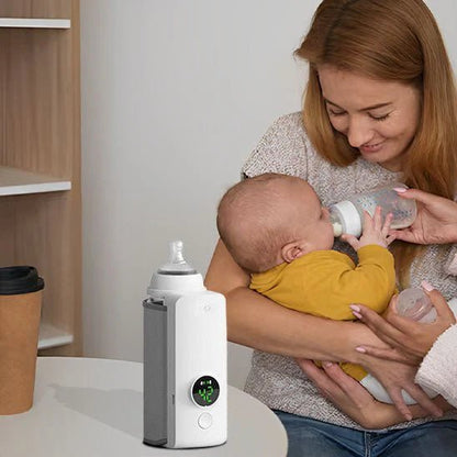 Nourrir bébé avec un chauffe-biberon nomade ultra-pratique à la maison ou en balade
