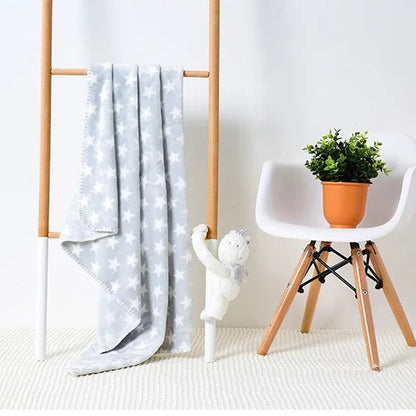 plaid-bébé-avec-peluche-étoiles-gris