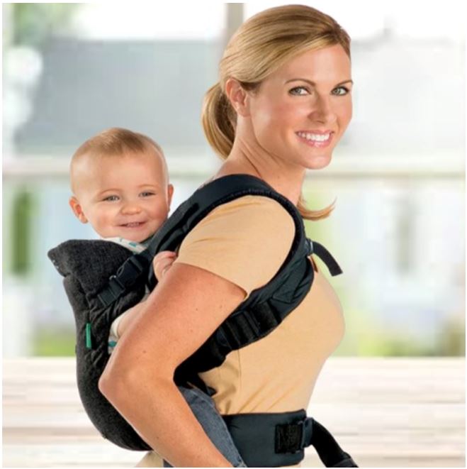 Porte bebe ergonomique en portage dorsal, confortable et sécurisé pour bébé et maman
