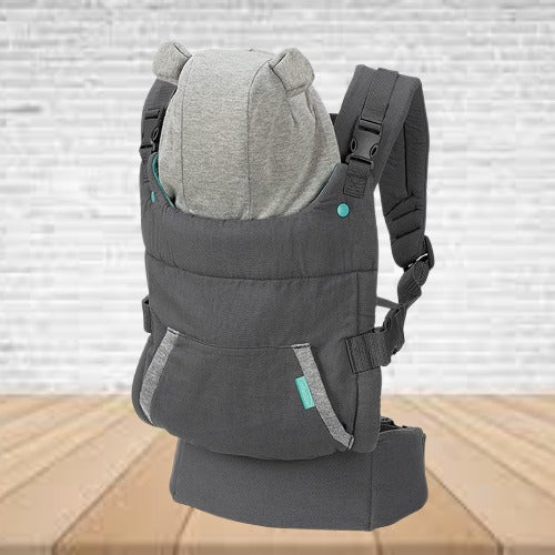 Porte bebe gris avec capuche, design élégant, offrant confort et protection