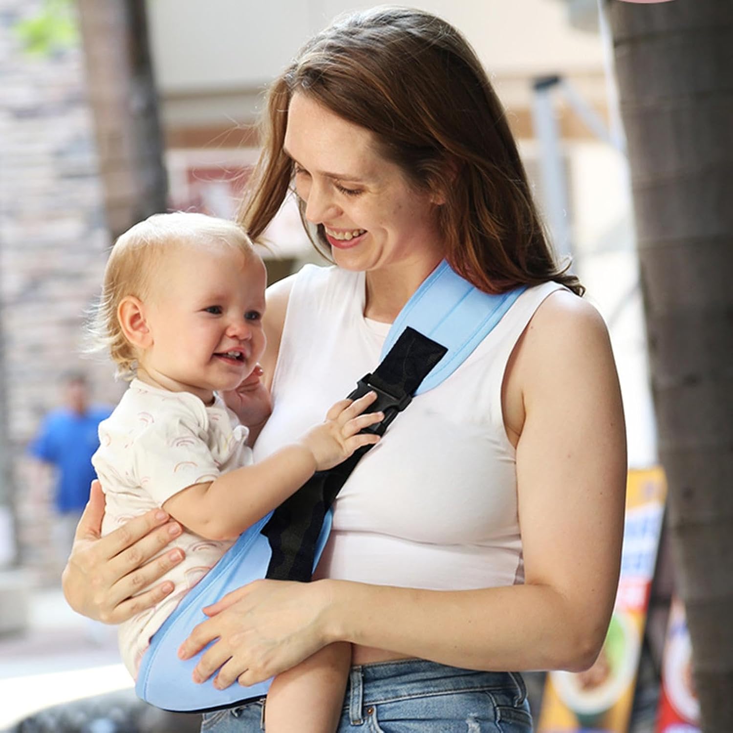 Sling bebe slim porte-bébé bleu ciel, confortable et pratique pour le portage au quotidien