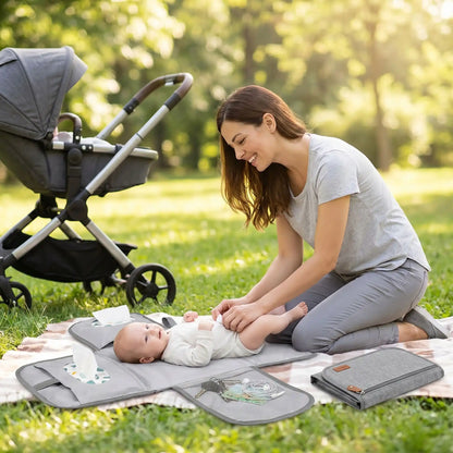 Tapis à langer nomade imperméable pour changer bébé facilement lors d’un pique-nique